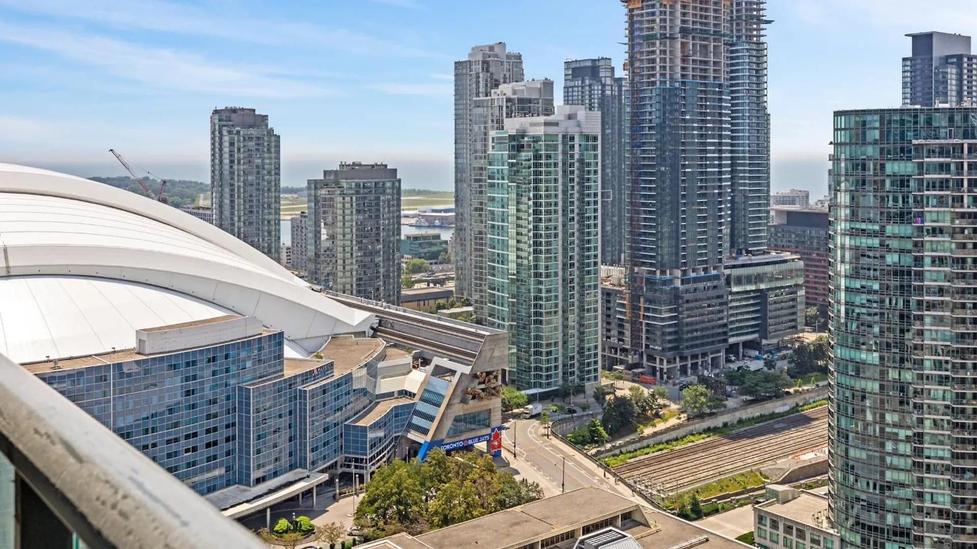 Lake Views And Rogers Centre - 4Beds - Free Parking Toronto