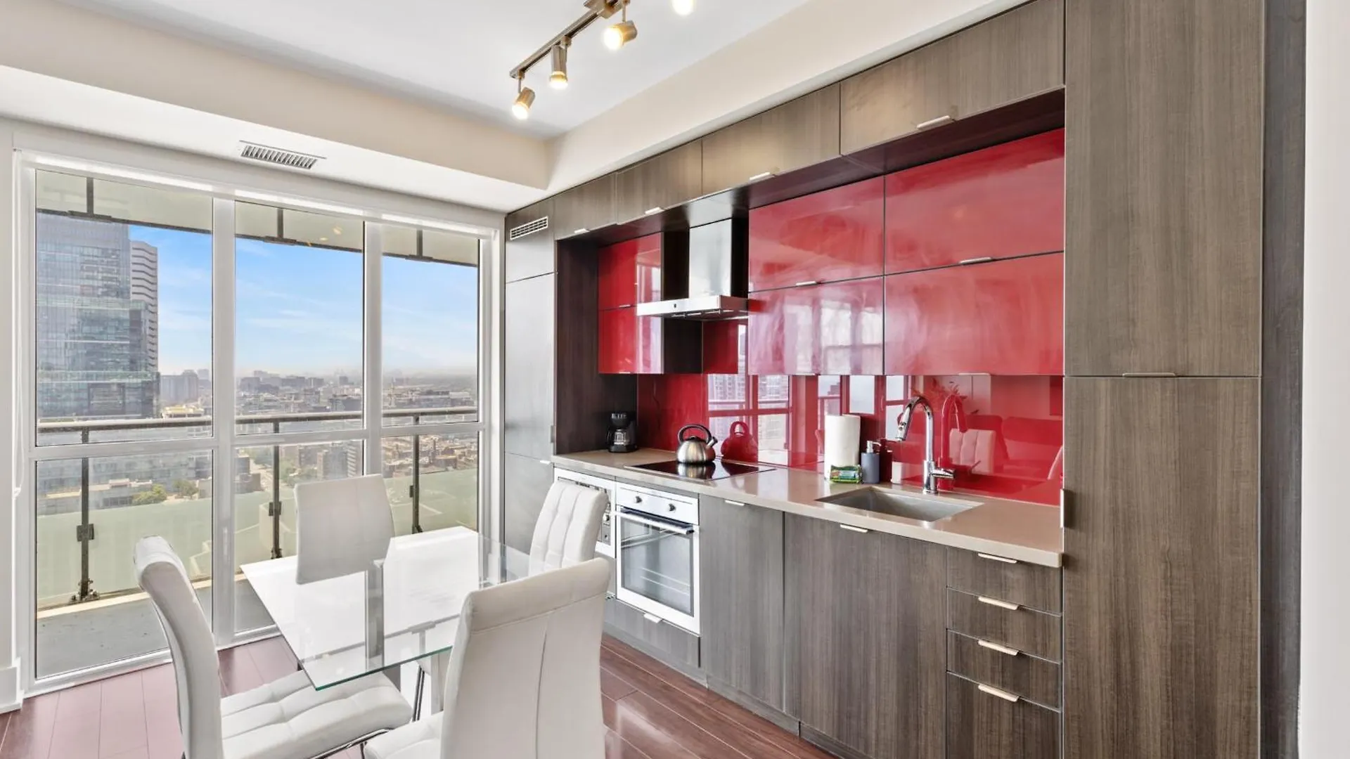 Lake Views And Rogers Centre - 4Beds - Free Parking Toronto Canada